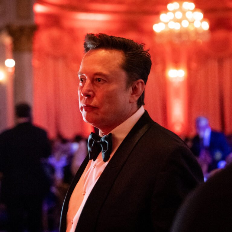 Elon Musk Adds Microsoft to Suit Against OpenAI