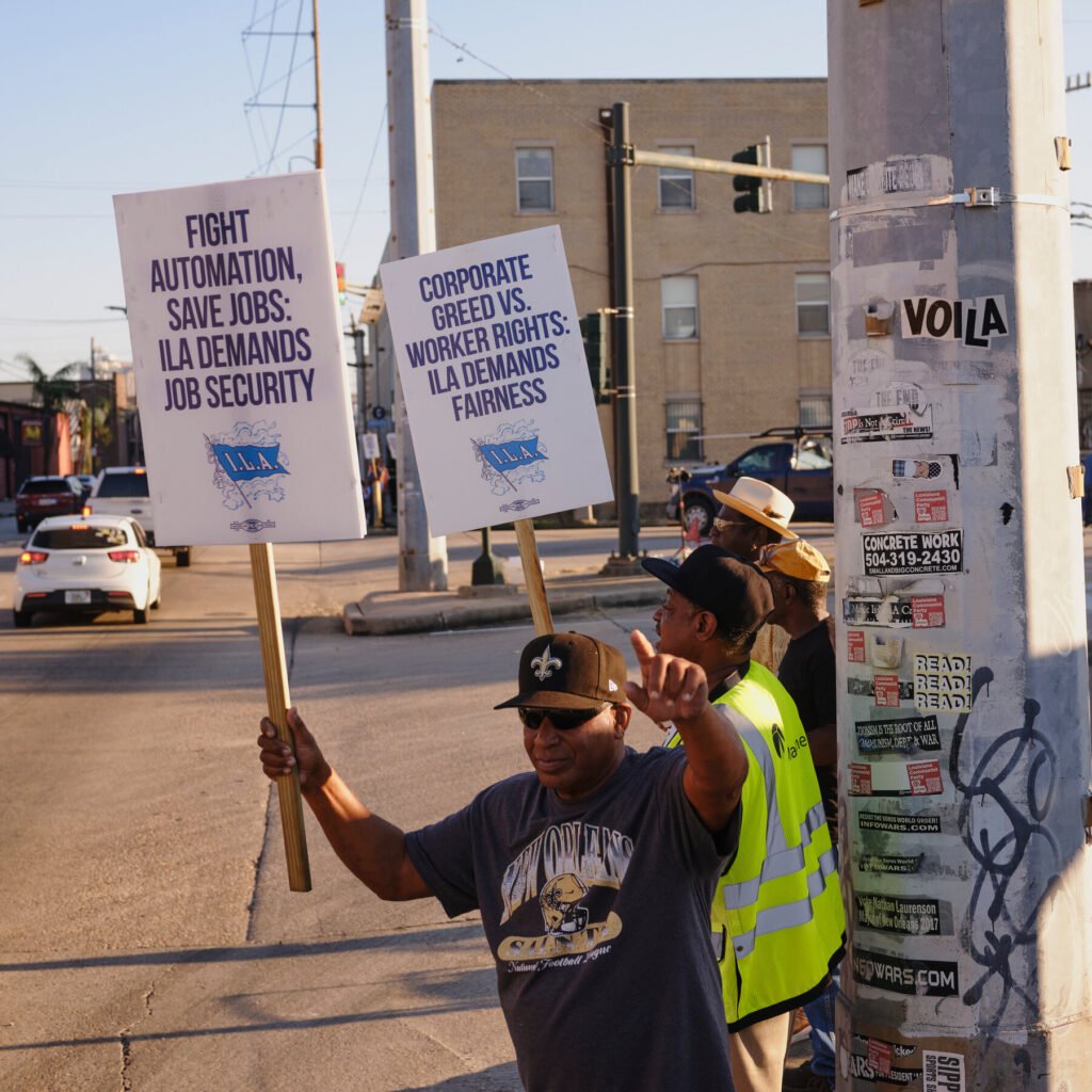 Port Labor Talks Hinge on Deal on Automation